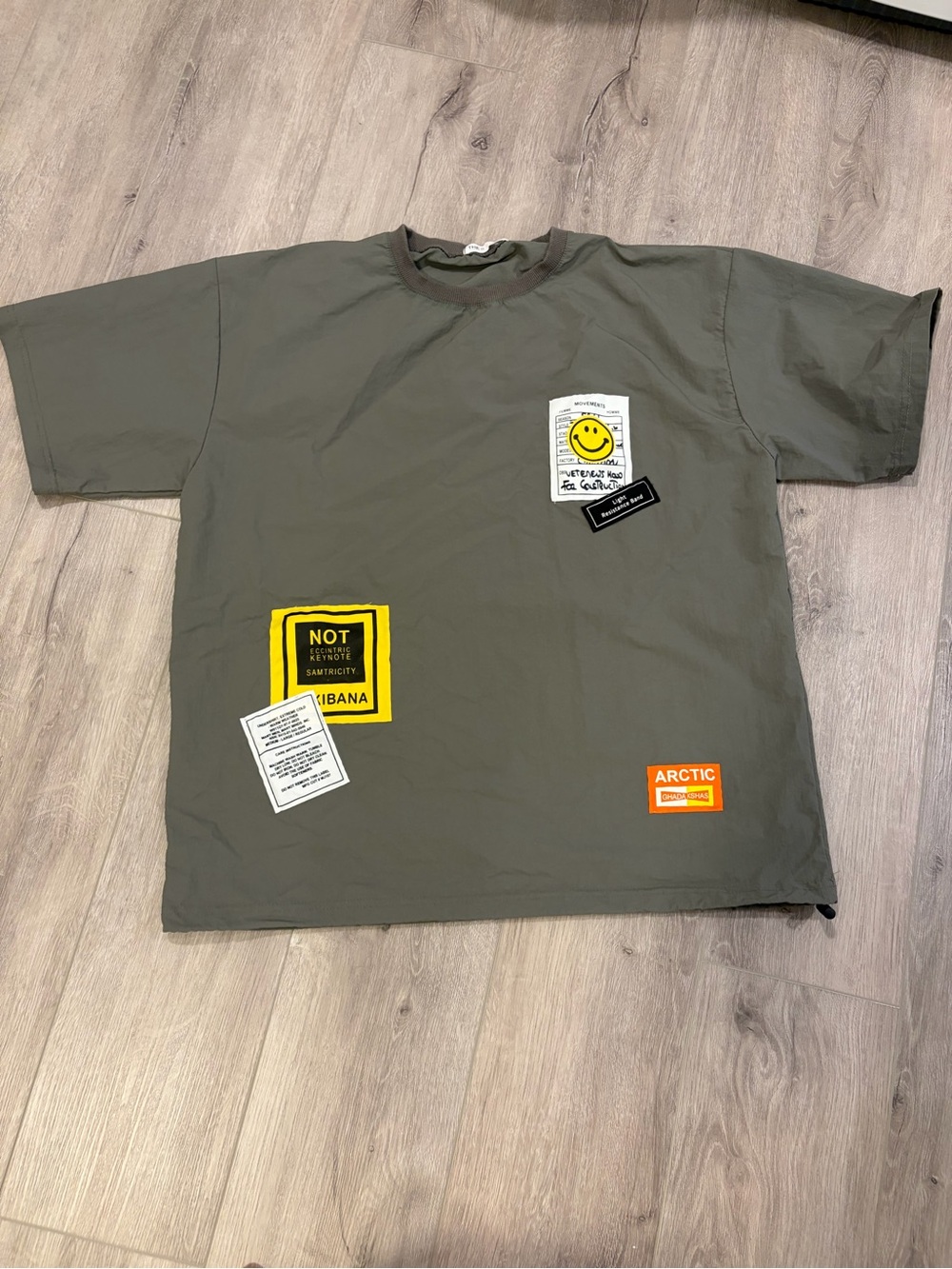 Men's Olive Green Graphic Patch Short-Sleeve Shirt by the o